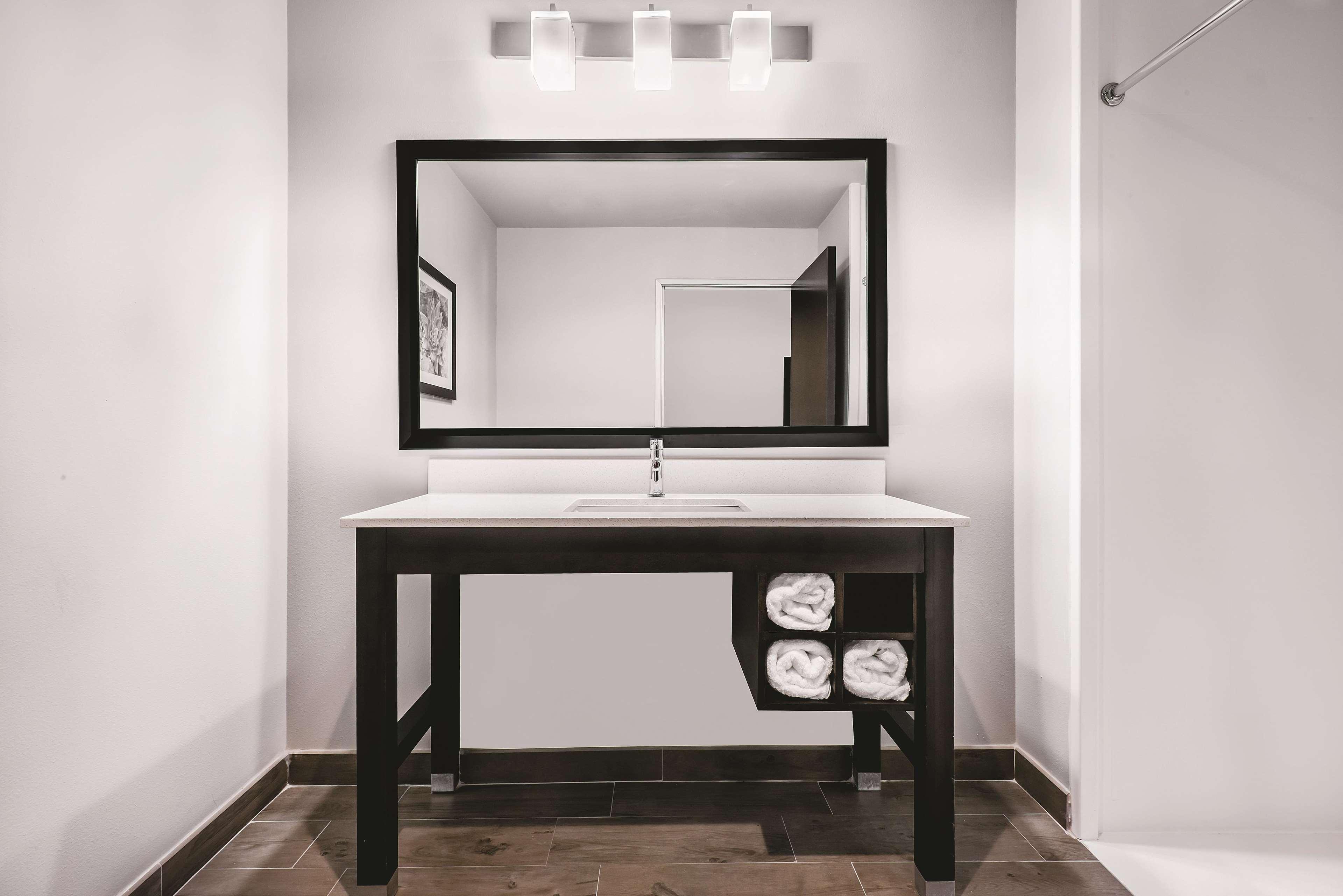 La Quinta By Wyndham Mcallen Convention Center Extérieur photo
