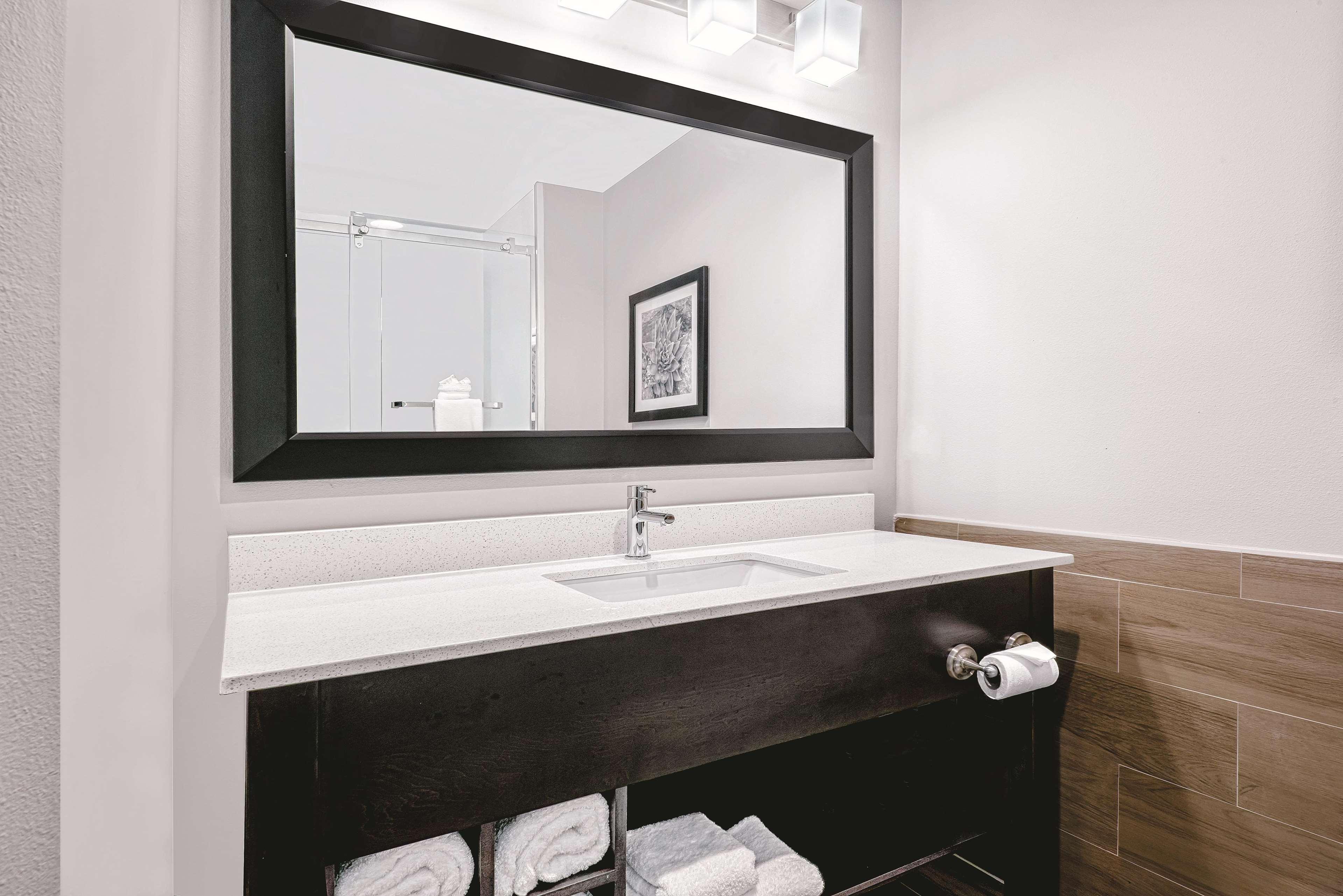 La Quinta By Wyndham Mcallen Convention Center Extérieur photo