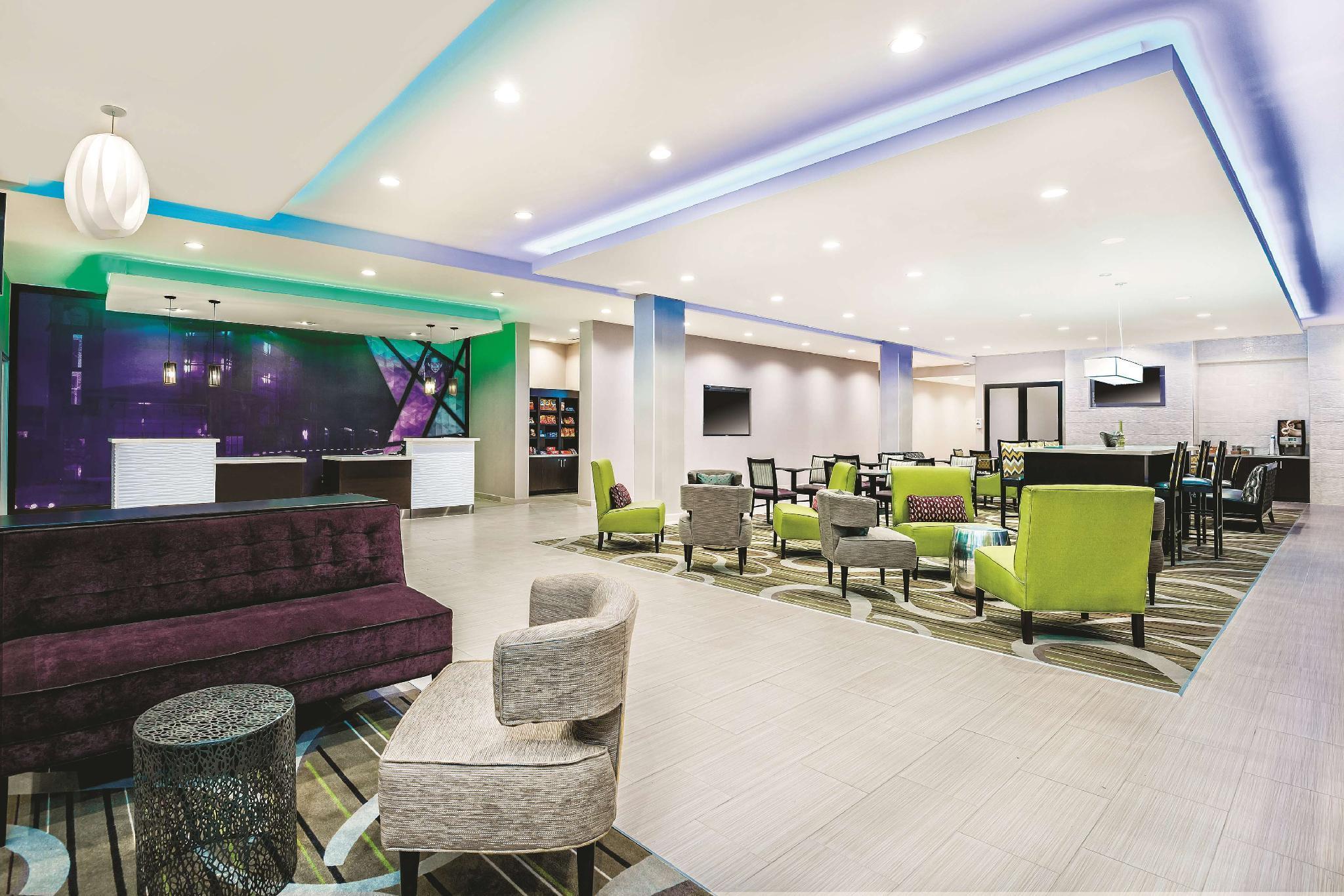 La Quinta By Wyndham Mcallen Convention Center Extérieur photo